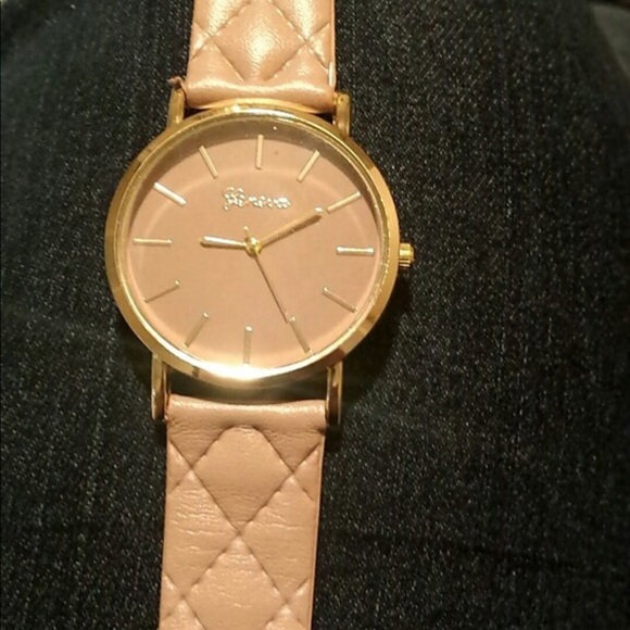 SOLD Geneva checkered strap watch - Picture 2 of 8